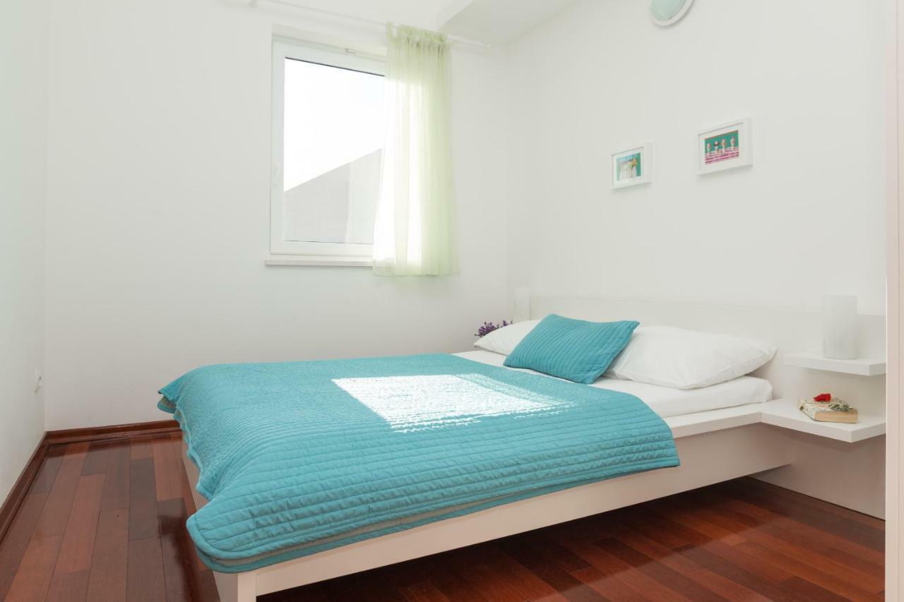 Alpeza Apartments Bol Buitenkant foto